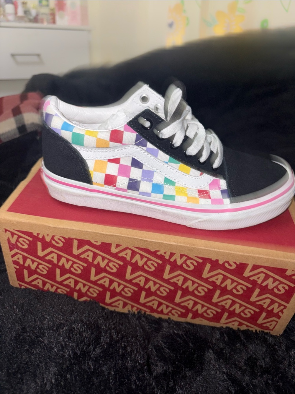 Vans Kids Rainbow Checkerboard Low-Top Sneakers in Black and White